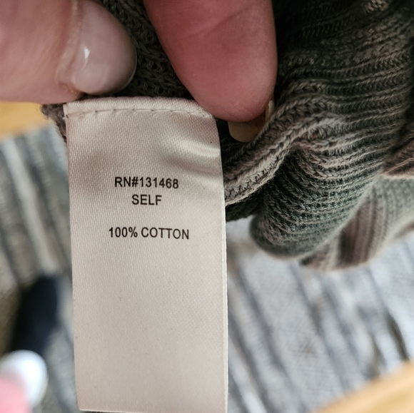 Gray and Navy Tie-Dye Sweater - Picture 6 of 6